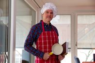 Starvos Kebab, a TV celebraty chef and a Greek god