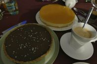 Dessert time! Mango cheesecake and salted bretzel-Tarte
